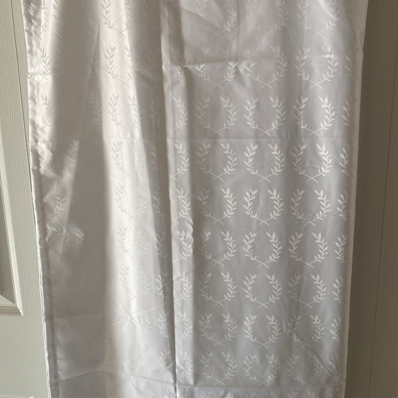 2 pc Window Curtain 42”x84” each - Picture 4 of 7